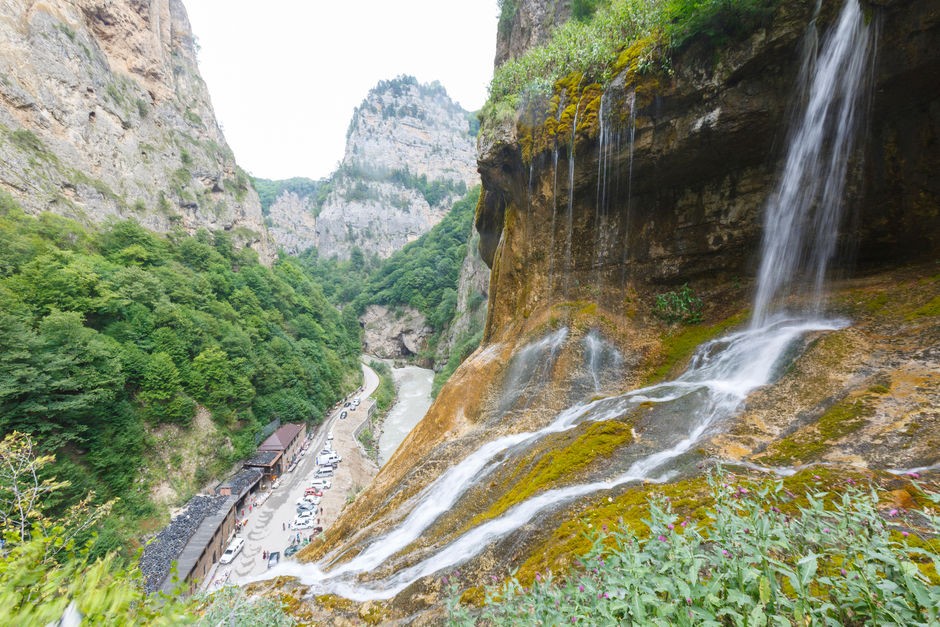 8373d58a1778cd3d8769ce77107cc28b - Водопады России: топ самых красивых и необычных водопадов